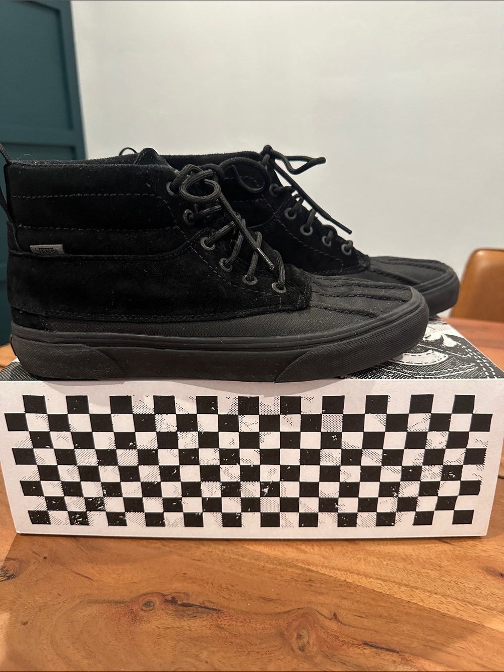 Black High-Top Lace-Up Men's Casual Vans Sneakers water resistant